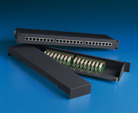 Patch panel 24 porte RJ45 Cat.5e schermato